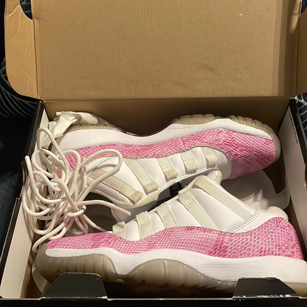 Girls air Jordan 11 retro lows